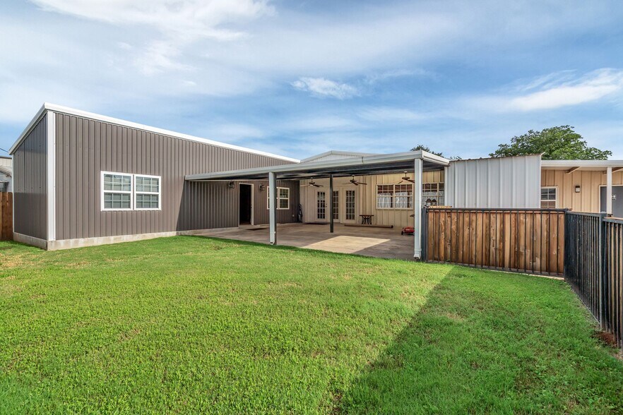 4520 Keller Hicks Rd, Keller, TX à louer - Photo du bâtiment - Image 2 de 8