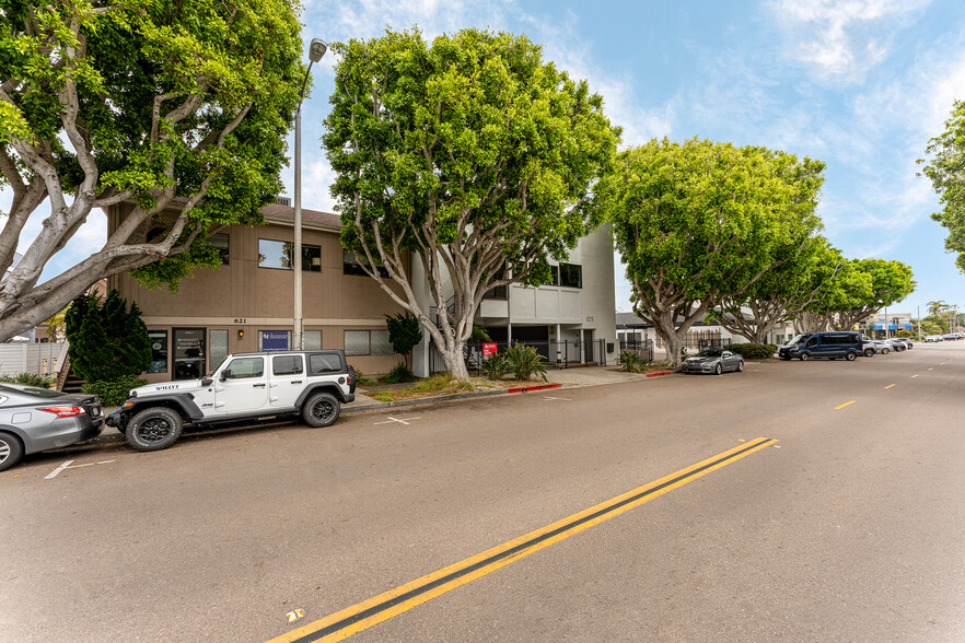 629 2nd St, Encinitas, CA à louer - Photo du bâtiment - Image 2 de 4