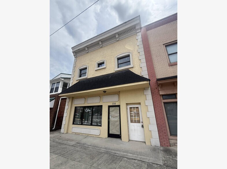 338 N Washington Ave, Pulaski, VA for lease - Building Photo - Image 2 of 14
