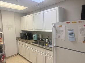 8191 College Pky, Fort Myers, FL for lease Interior Photo- Image 1 of 4