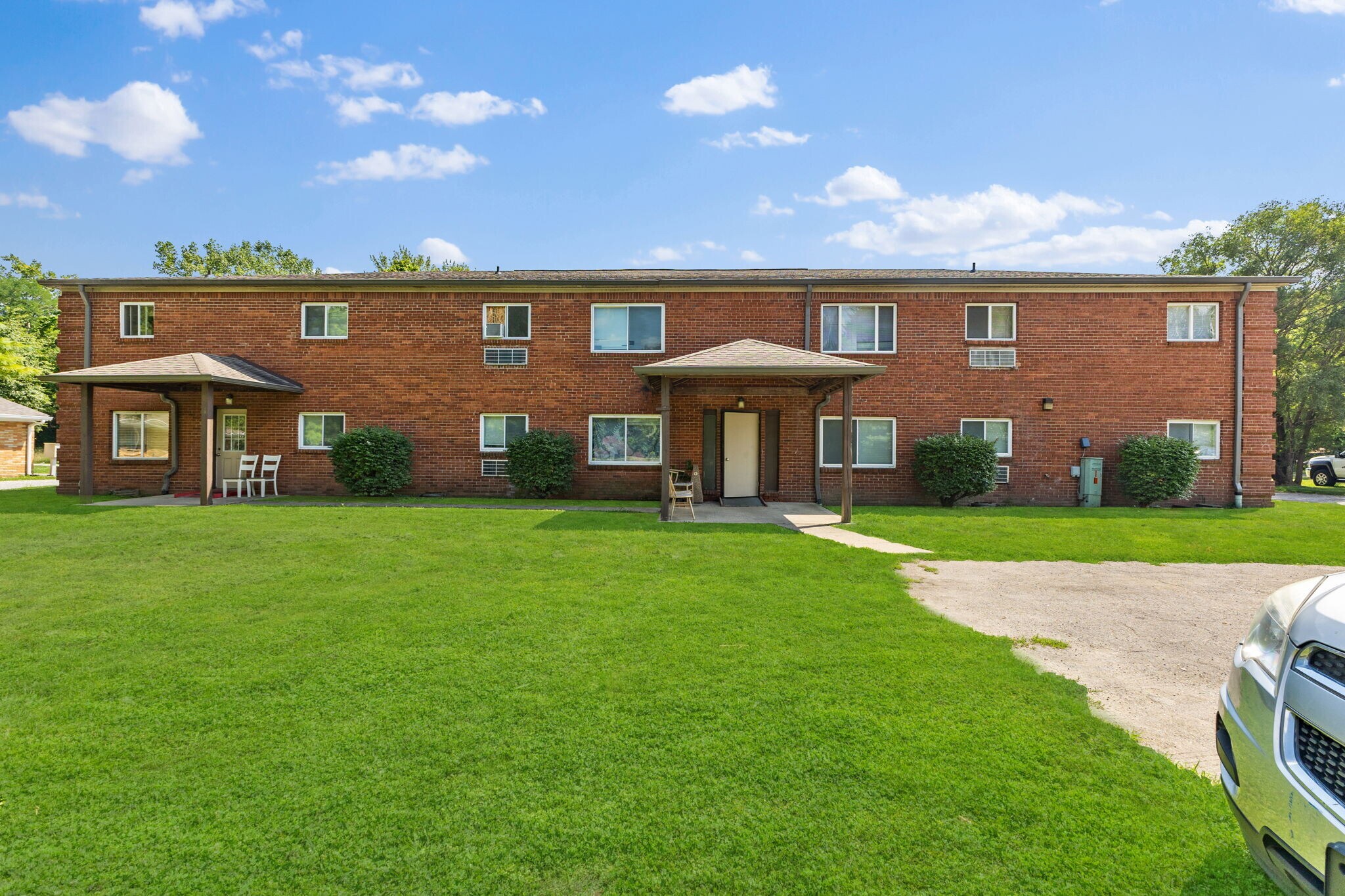 2345 Perkins Ave, Indianapolis, IN à vendre Photo principale- Image 1 de 4
