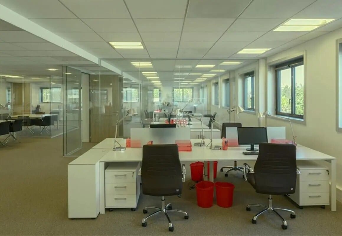 Office in Colombes for sale Interior Photo- Image 1 of 5
