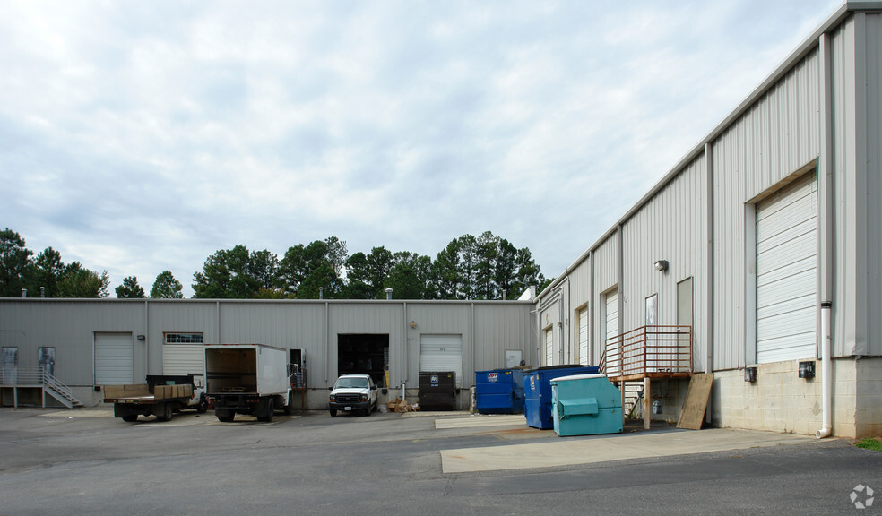 7517 Precision Dr, Raleigh, NC for lease - Building Photo - Image 2 of 6