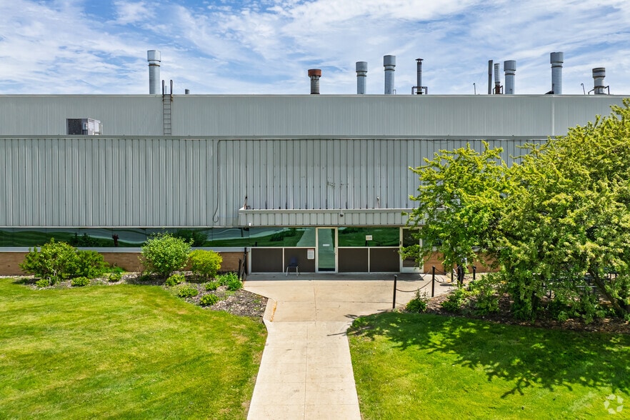 17423 W Jefferson Ave, Riverview, MI for lease - Building Photo - Image 2 of 6