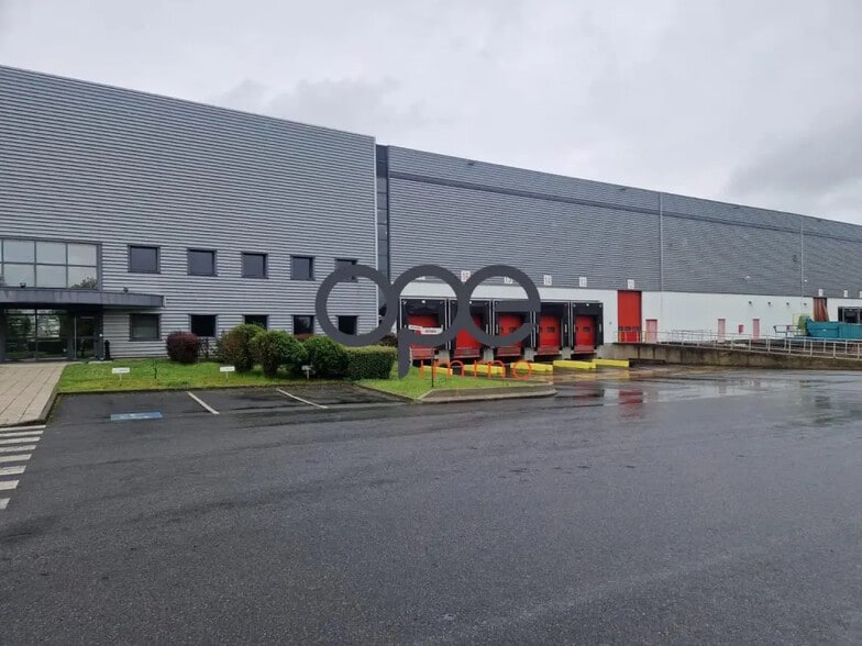 Industrial in Mitry-Mory for lease - Building Photo - Image 1 of 13