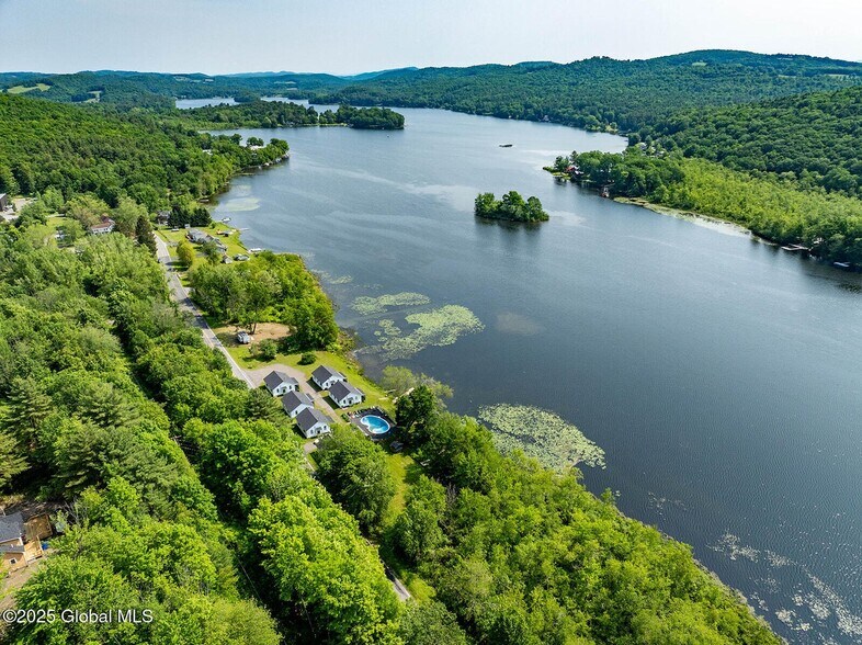 4140 County Route 48, Argyle, NY à vendre - Photo du bâtiment - Image 3 de 43