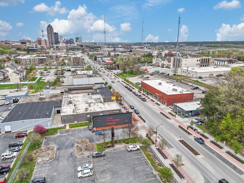 2212 Ingersoll Ave, Des Moines, IA for sale - Building Photo - Image 3 of 10