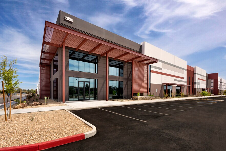 2650 S Gilbert Rd, Chandler, AZ à louer - Photo du bâtiment - Image 1 de 6