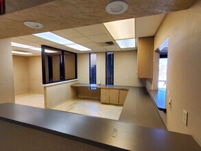 18523 Corwin Rd, Apple Valley, CA for lease Interior Photo- Image 2 of 6