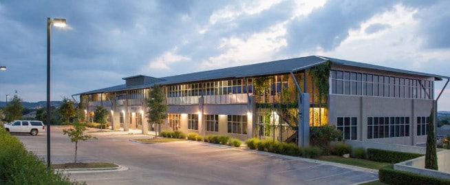 1921-1927 Lohmans Crossing Rd, Lakeway, TX for lease - Building Photo - Image 1 of 5