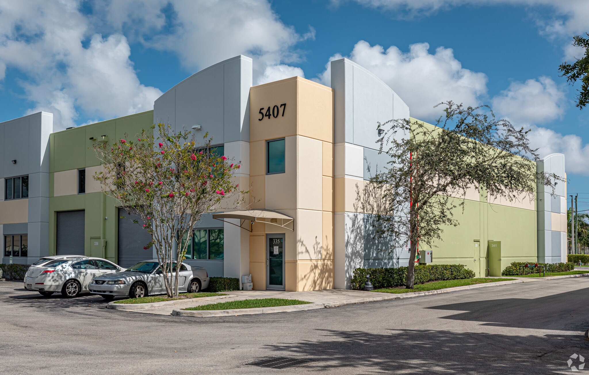 5401 N Haverhill Rd, West Palm Beach, FL à louer Photo du bâtiment- Image 1 de 20
