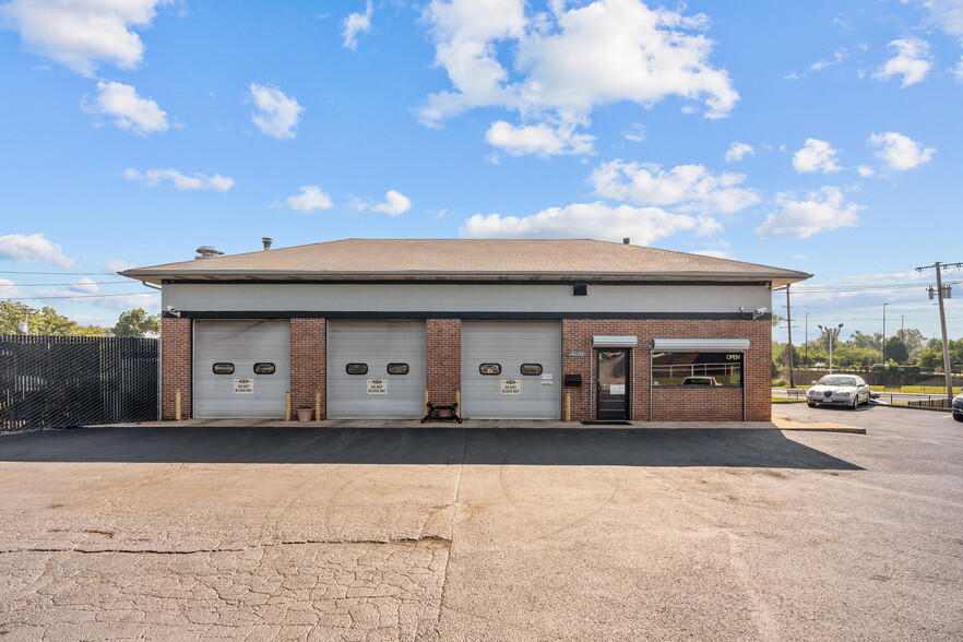 14150 Sunswept Pk Court, Florissant, MO for sale - Building Photo - Image 2 of 18