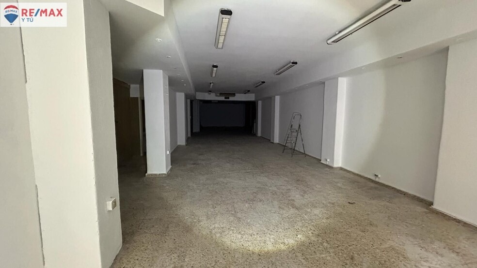 Aranda Conde de, 100, Zaragoza, Zaragoza for lease - Primary Photo - Image 1 of 14