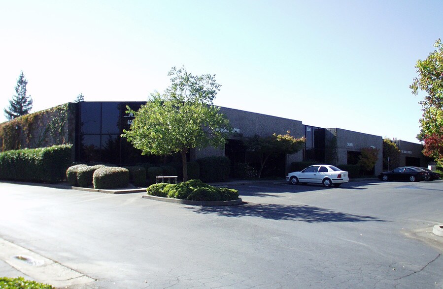 658 Commerce Dr, Roseville, CA à louer - Photo du bâtiment - Image 3 de 5
