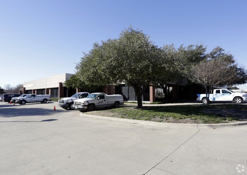 405 International Pky, Richardson, TX à louer - Photo du bâtiment - Image 3 de 15