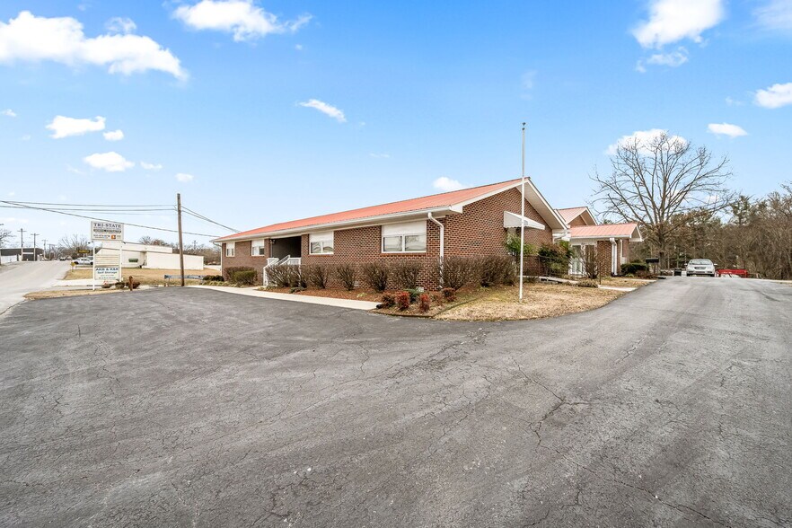 345 Garfield St, McMinnville, TN à vendre - Photo du bâtiment - Image 2 de 21