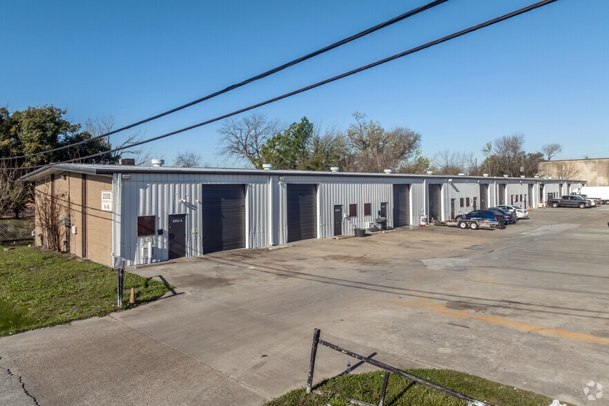 2331 Wirtcrest Ln, Houston, TX for lease - Building Photo - Image 2 of 8