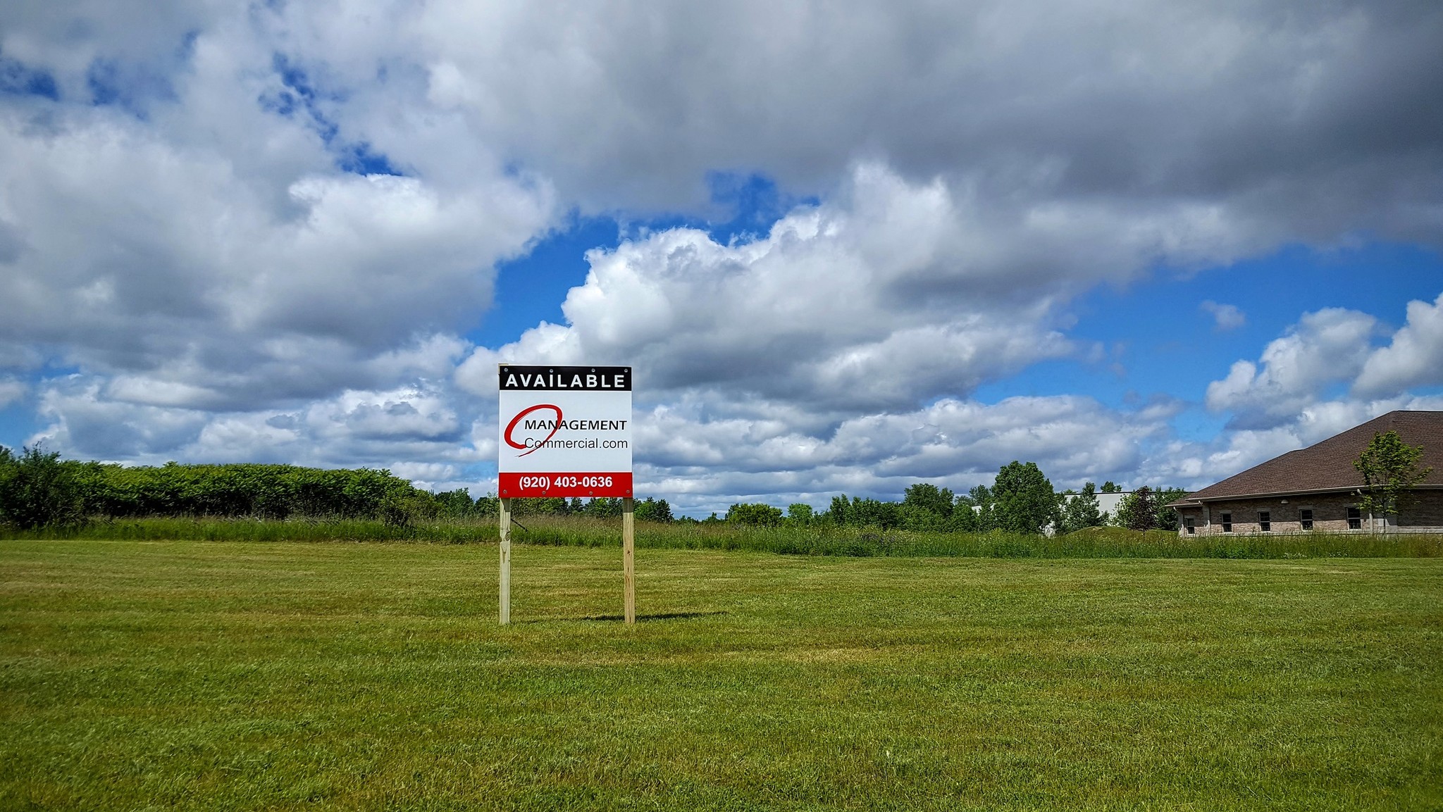 1 Highland Dr, Oconto Falls, WI for sale Primary Photo- Image 1 of 5