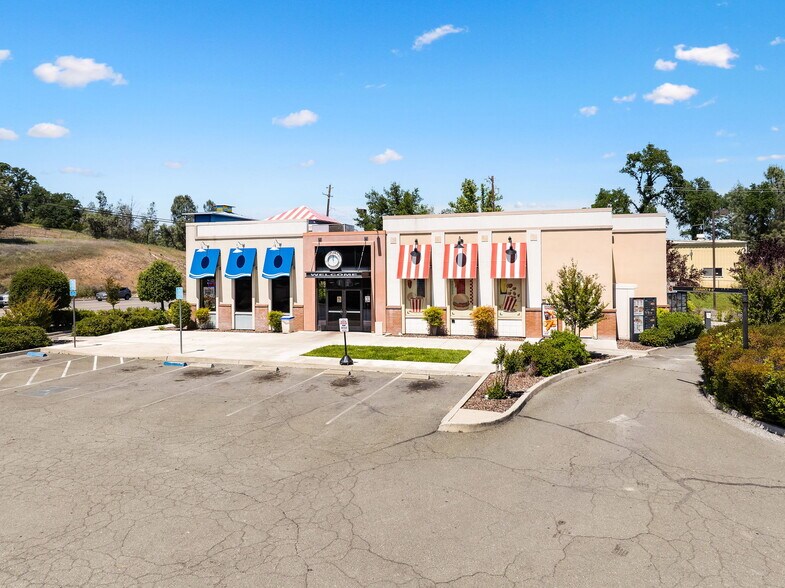 9750 Highway 53, Lower Lake, CA à vendre - Photo du bâtiment - Image 2 de 22