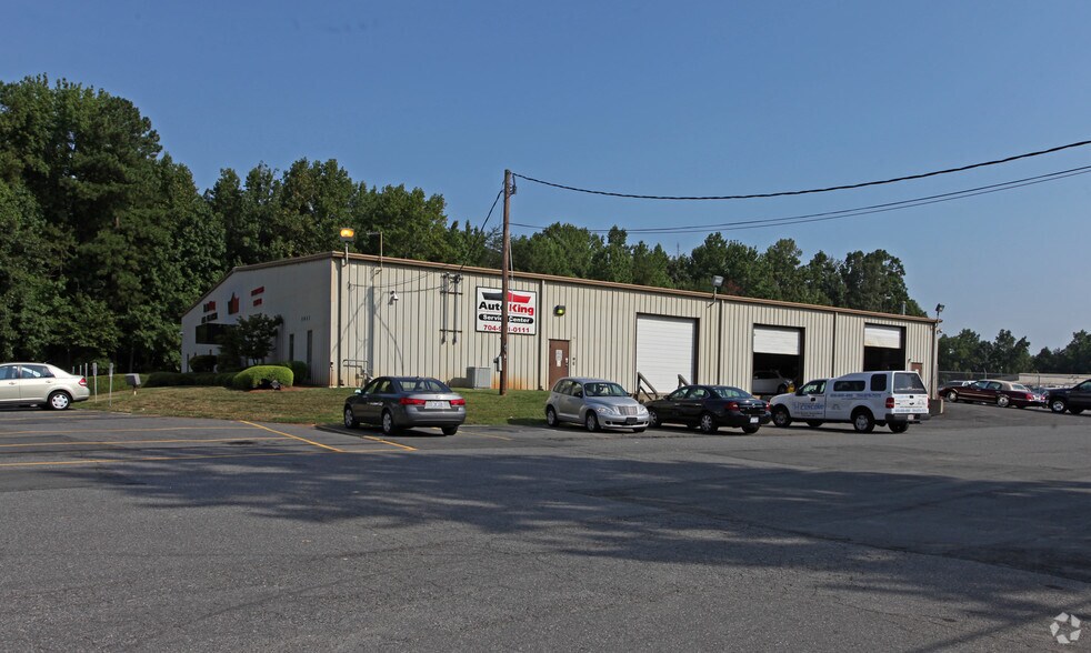 5923 Orr Rd, Charlotte, NC for lease - Building Photo - Image 2 of 5
