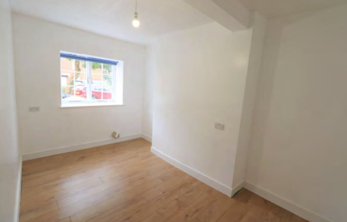 24 Angel Crescent, Bridgwater for sale - Interior Photo - Image 3 of 6