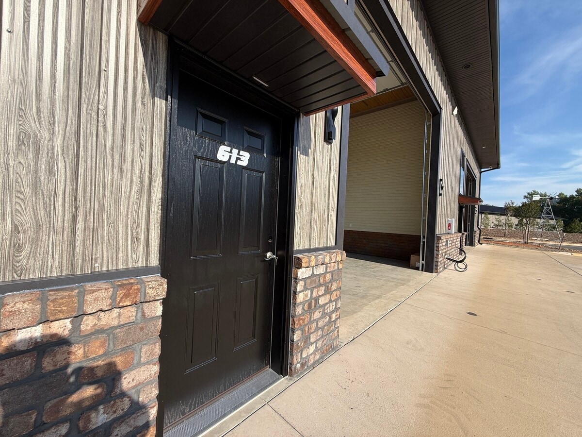 144 McCrary Rd, Mooresville, NC 28117 - Unit 613 - - Interior Photo - Image 1 of 3