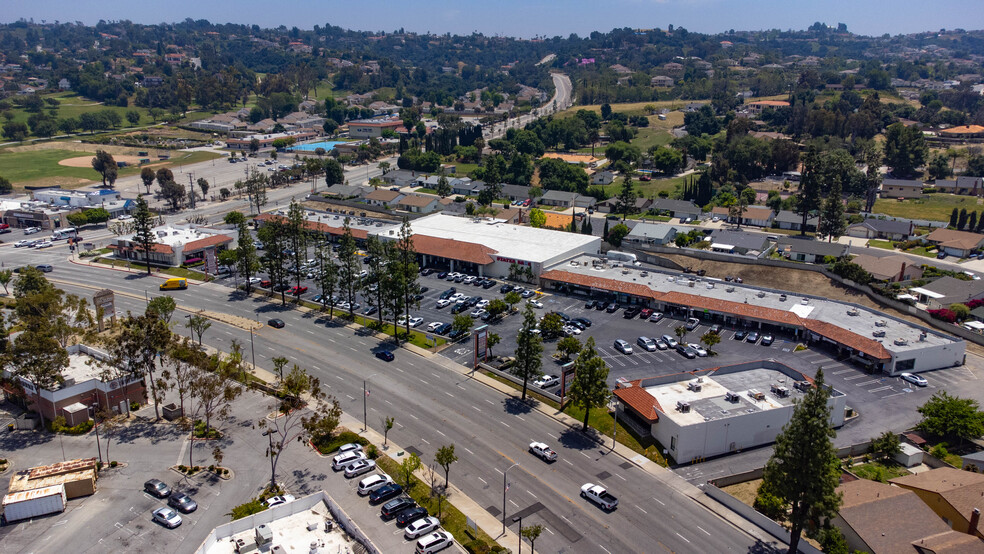 19756 Colima Rd, Rowland Heights, CA à louer - Photo du b timent - Image 1 de 9