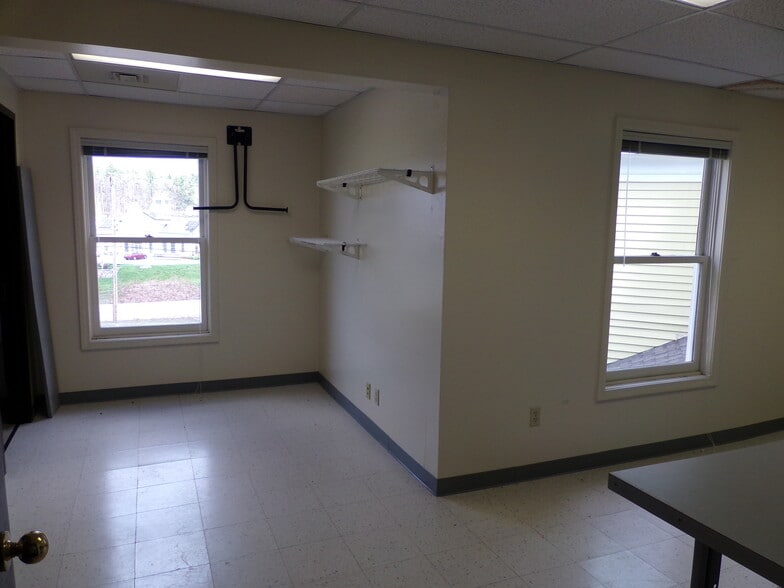 401 Gilford Ave, Gilford, NH for lease - Building Photo - Image 2 of 62