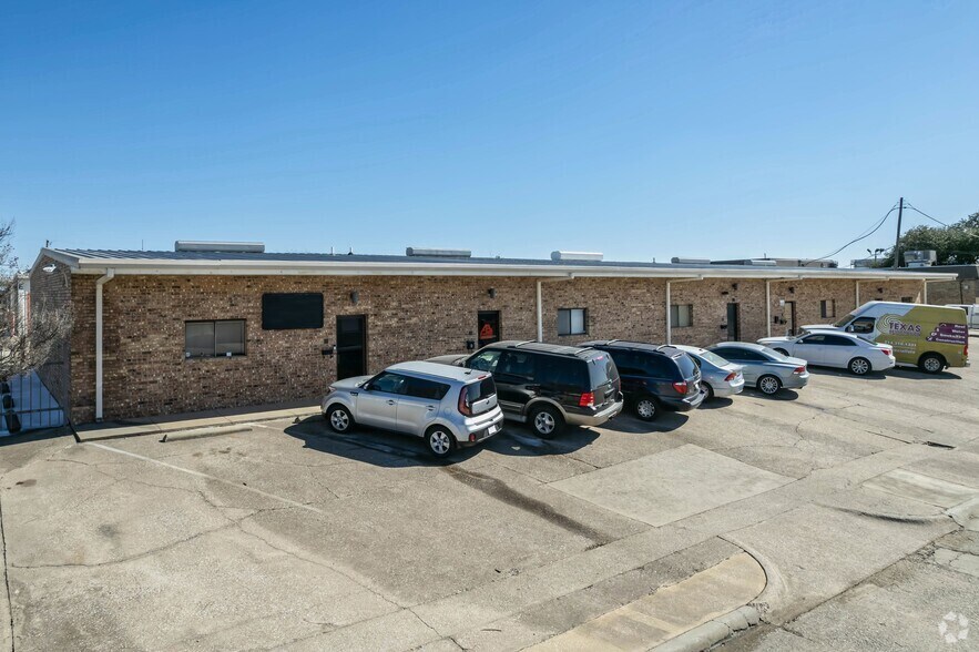 802 Gemini Ave, Duncanville, TX à louer - Photo du bâtiment - Image 3 de 4