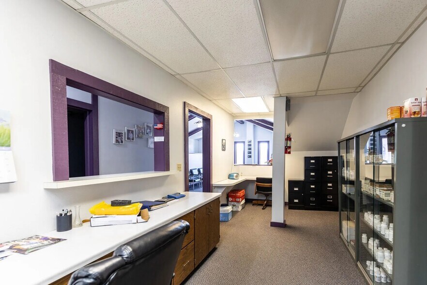 104 W Main St, Mandan, ND à vendre - Photo intérieure - Image 3 de 14