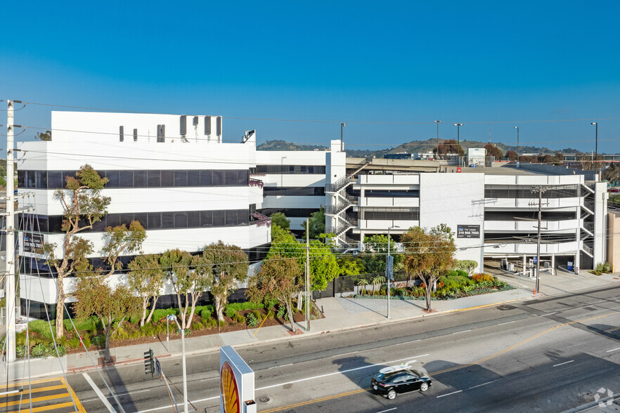 3000 S Robertson Blvd, Los Angeles, CA for lease - Building Photo - Image 1 of 10