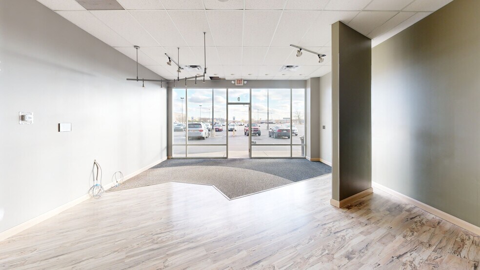 3308 N Wayne St, Angola, IN à louer - Photo du bâtiment - Image 3 de 9