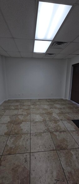 1161 Sun Century Rd, Naples, FL à louer - Photo intérieure - Image 2 de 8