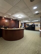 2200 Fletcher Ave, Fort Lee, NJ à louer Photo intérieure- Image 2 de 16