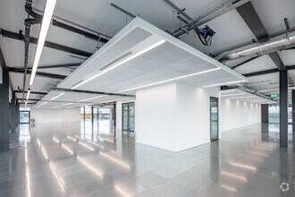 217 Bath Rd, Slough à louer Photo intérieure- Image 1 de 5