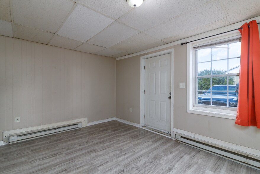 7576 Old Peppers Ferry Loop, Fairlawn, VA à vendre - Photo du bâtiment - Image 3 de 3