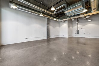 525 S Santa Fe Ave, Los Angeles, CA for lease Building Photo- Image 2 of 5