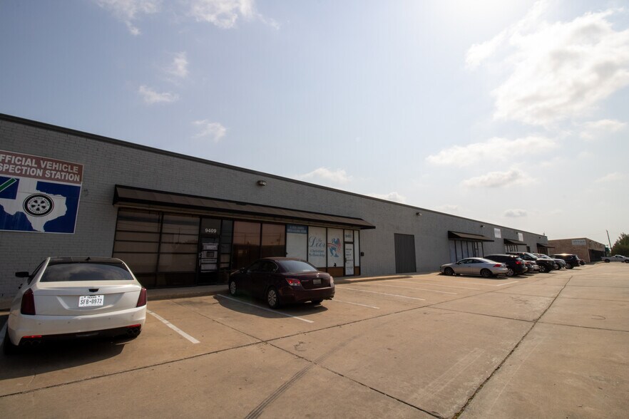 9400-9433 Winkler Dr, Houston, TX à vendre - Photo du bâtiment - Image 2 de 8