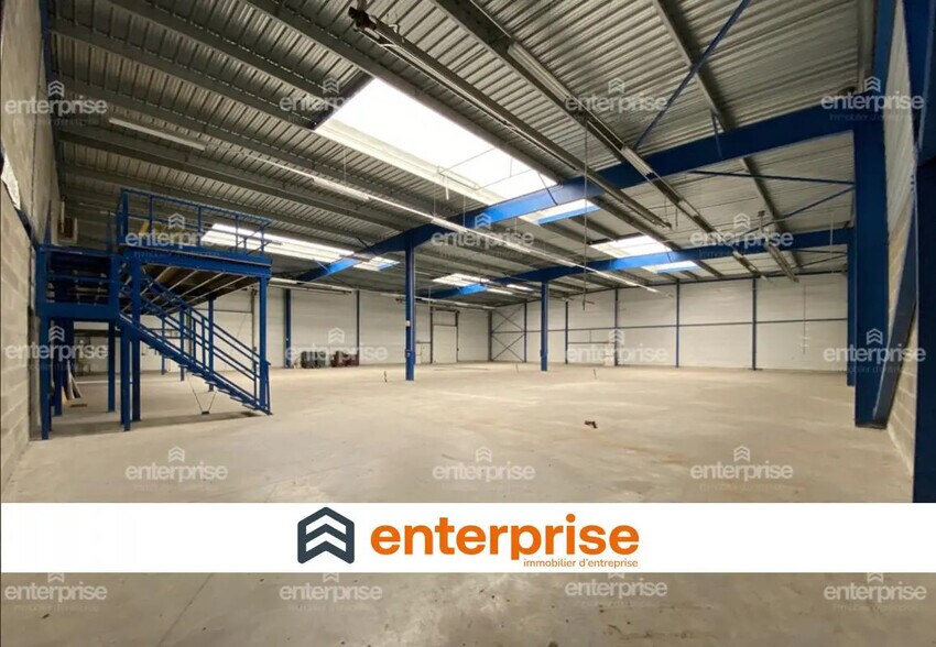 Flex in Magny-en-Vexin for lease - Building Photo - Image 1 of 6