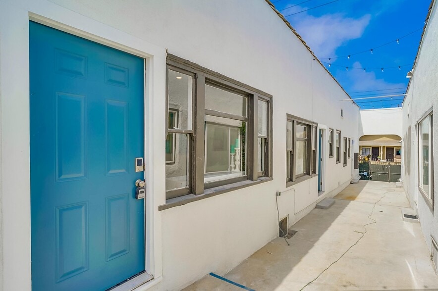1208 Daisy Ave, Long Beach, CA à vendre - Photo du bâtiment - Image 2 de 17
