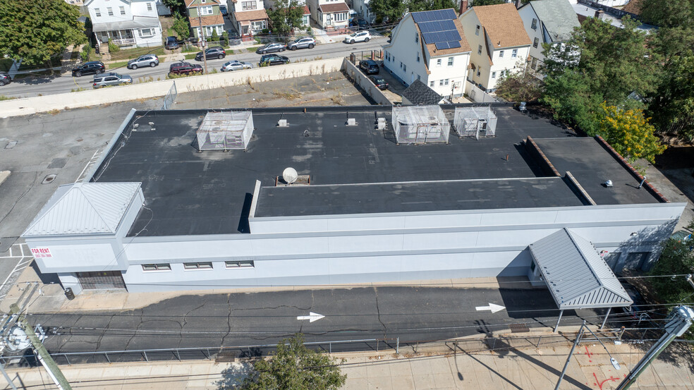 218-25 Hempstead Ave, Jamaica, NY for lease - Building Photo - Image 3 of 5