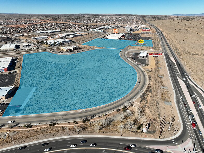 The Commerce Center at Enchanted Hills portefeuille de 13 propriétés à vendre sur LoopNet.ca - Photo du bâtiment - Image 2 de 5