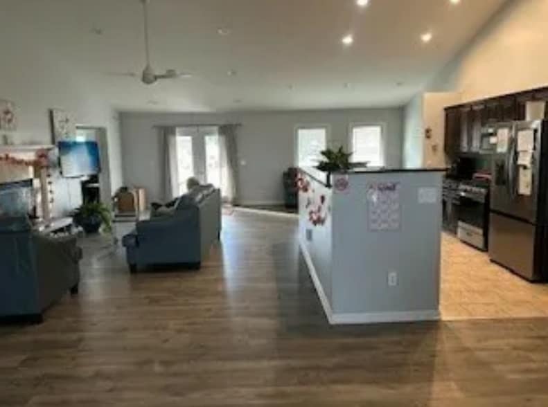 2086 S Rochester Rd, Rochester, MI for sale - Interior Photo - Image 2 of 10