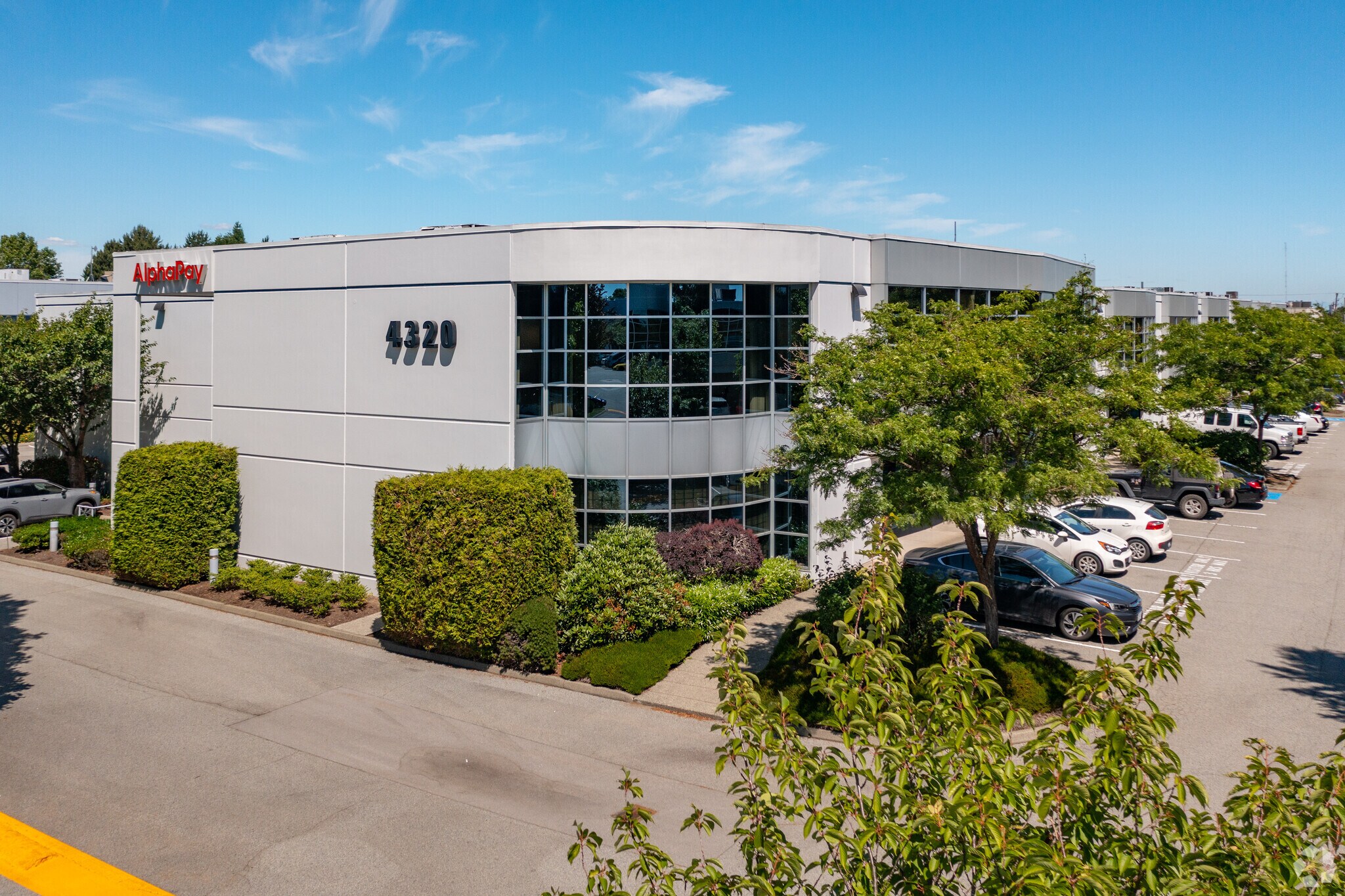 4320 Viking Way, Richmond, BC à louer Photo du bâtiment- Image 1 de 5