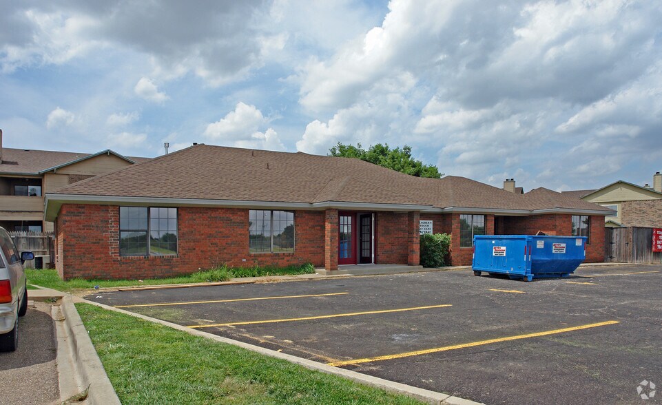 5220 75th St, Lubbock, TX for lease - Primary Photo - Image 1 of 45
