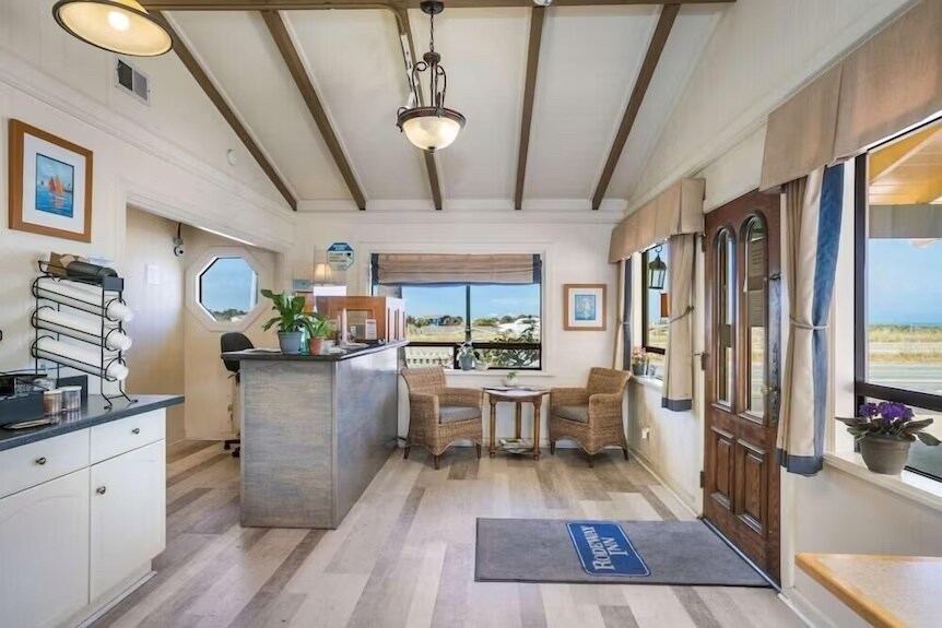 2460 Main St, Morro Bay, CA à vendre - Photo du bâtiment - Image 2 de 16