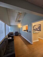 6427 Lake Worth Rd, Greenacres, FL à louer Photo intérieure- Image 2 de 12