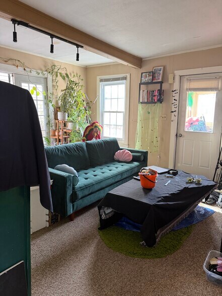 402 Main St, Port Jefferson, NY à vendre - Photo du bâtiment - Image 3 de 11