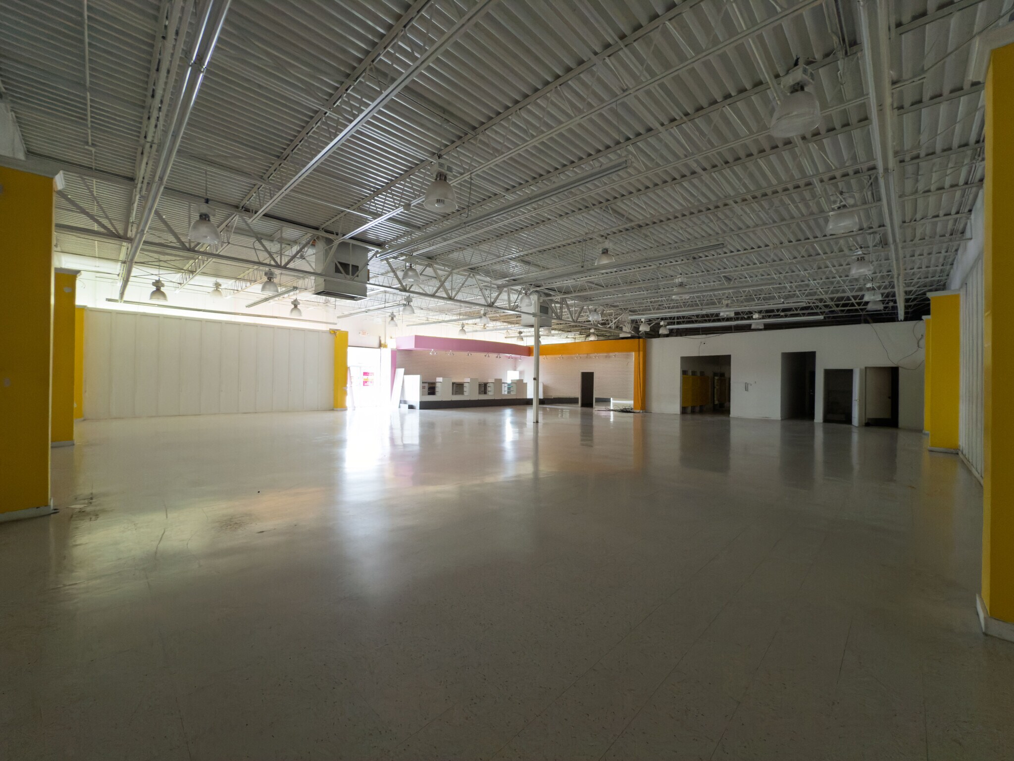 10208 Beechnut St, Houston, TX à louer Photo du bâtiment- Image 1 de 10