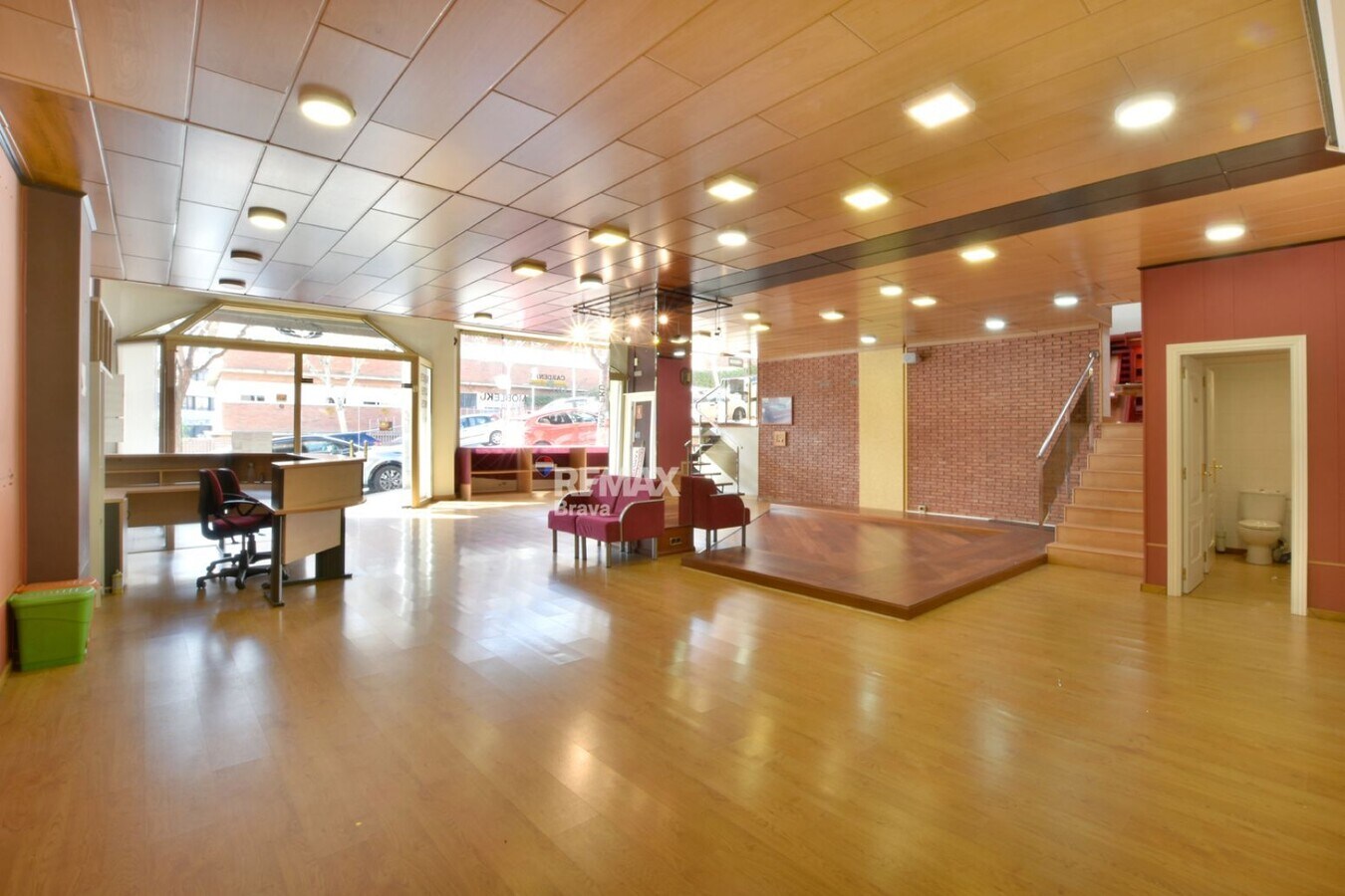 Sant Feliu de Llobregat, BAR 08980 -  -  - Interior Photo - Image 1 of 24